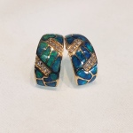 Yellow-gold-earrings-with-Opal-inlay-diamonds